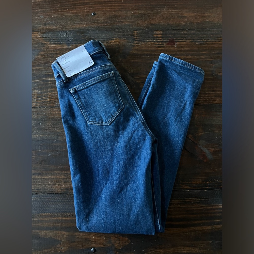Petite Super Soft Girlfriend Jeans in Bright Mid Indigo Wash. NWT